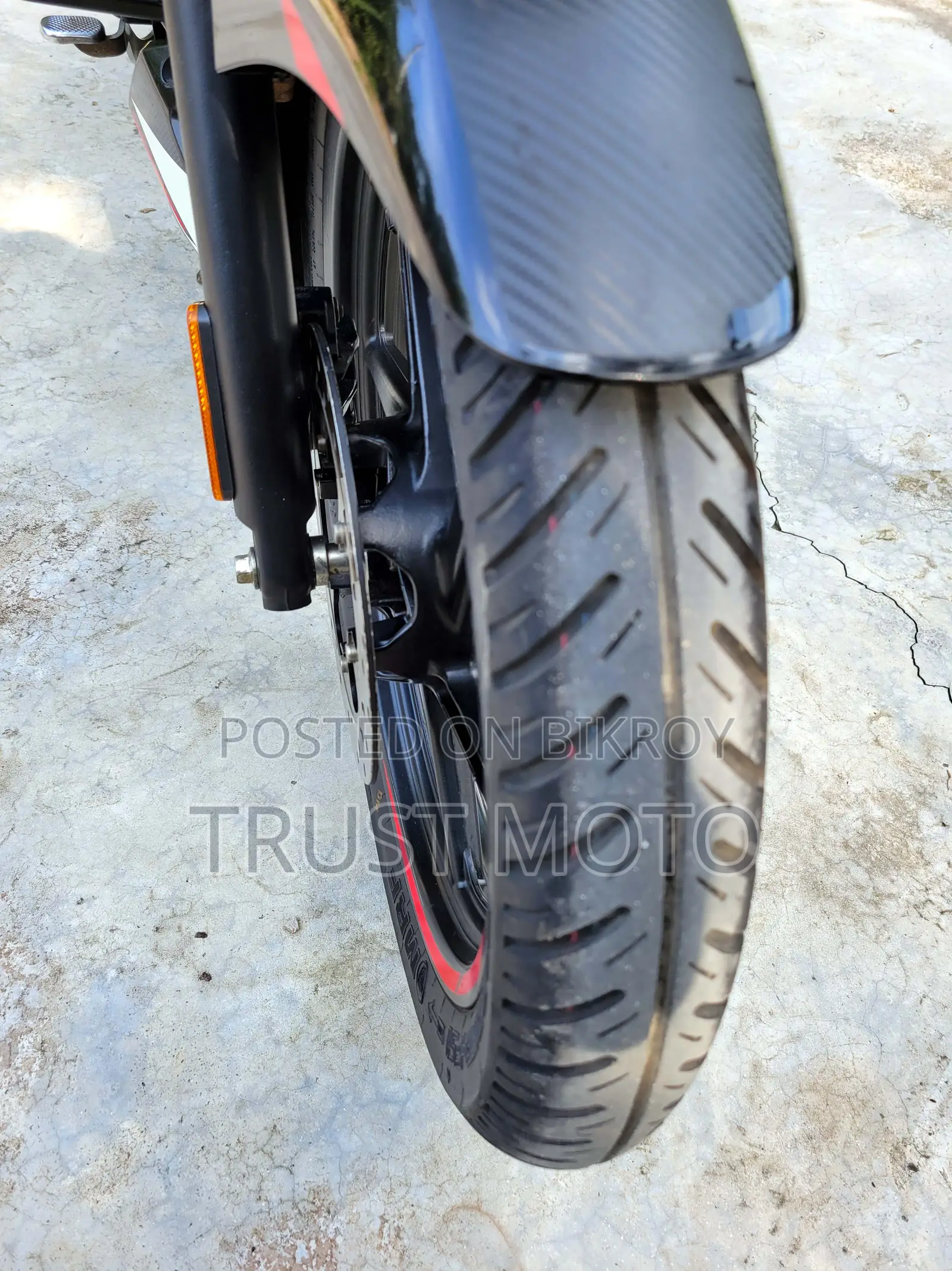 Bajaj Pulsar 150 2023 সাদা