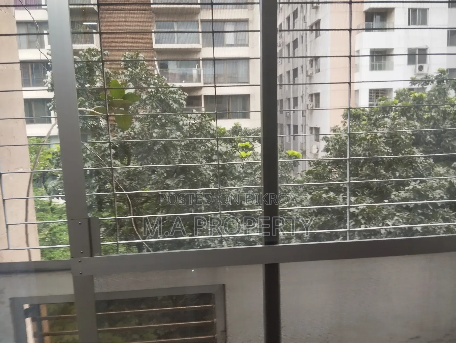 গুলশানের আর্বানে আসবাবপত্রসহ ৩ বেডরুমের অ্যাপার্টমেন্ট ভাড়ার জন্য