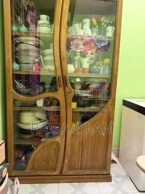 Showcase - Good Condition