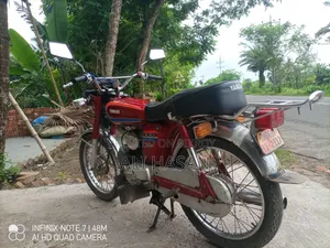 Yamaha 2000 Red