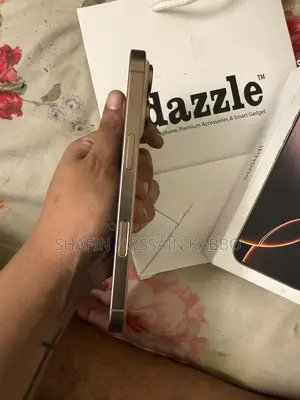 Apple iPhone 16 Pro 128 GB Gold