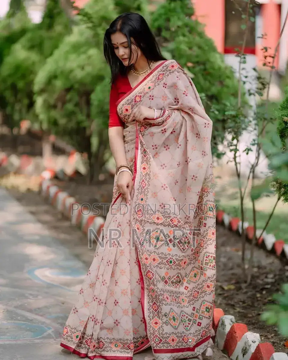 প্রিমিয়াম সেমি মসলিন শাড়ি – ব্লাউজ পিসসহ
