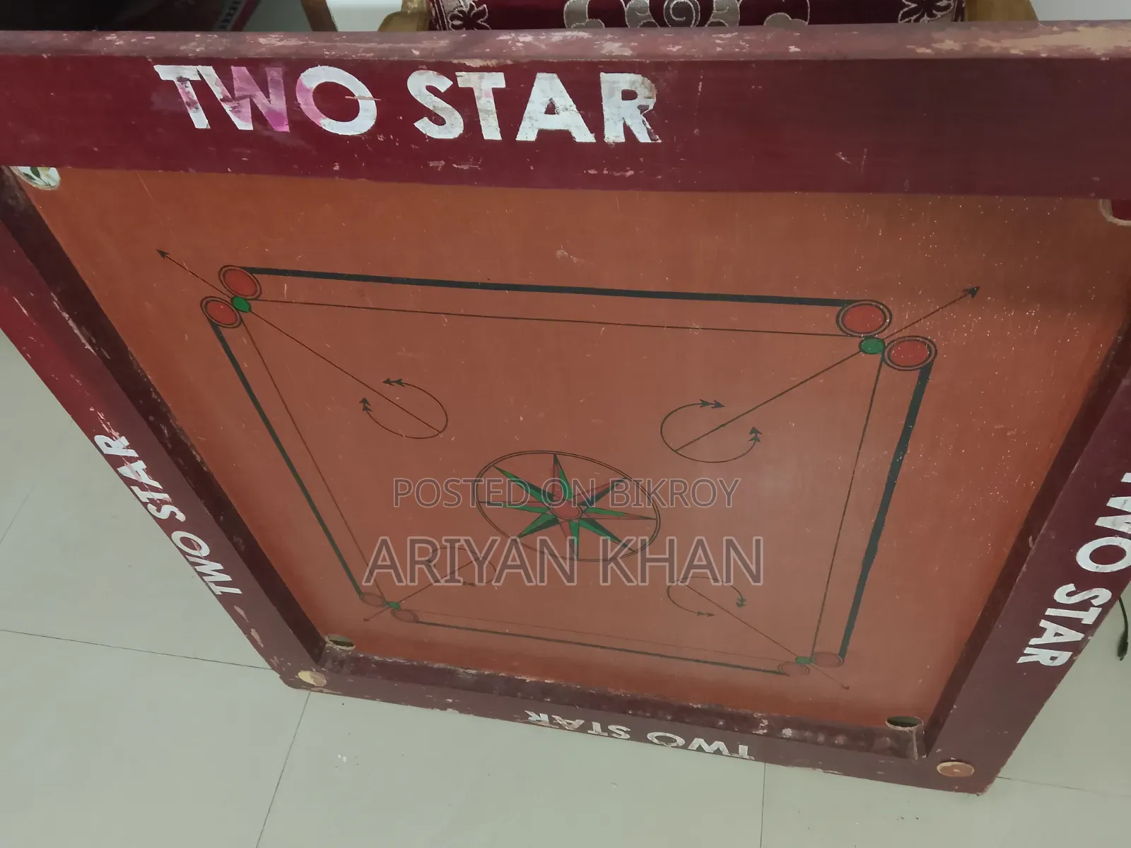 ক্যারম বোর্ড