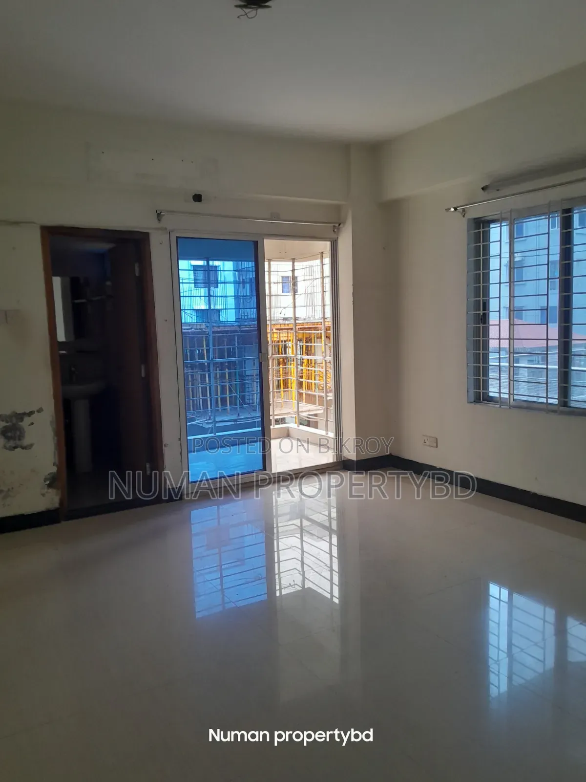 4-Bedroom Apartment in Numan Property Bd, Basundhara for Rent