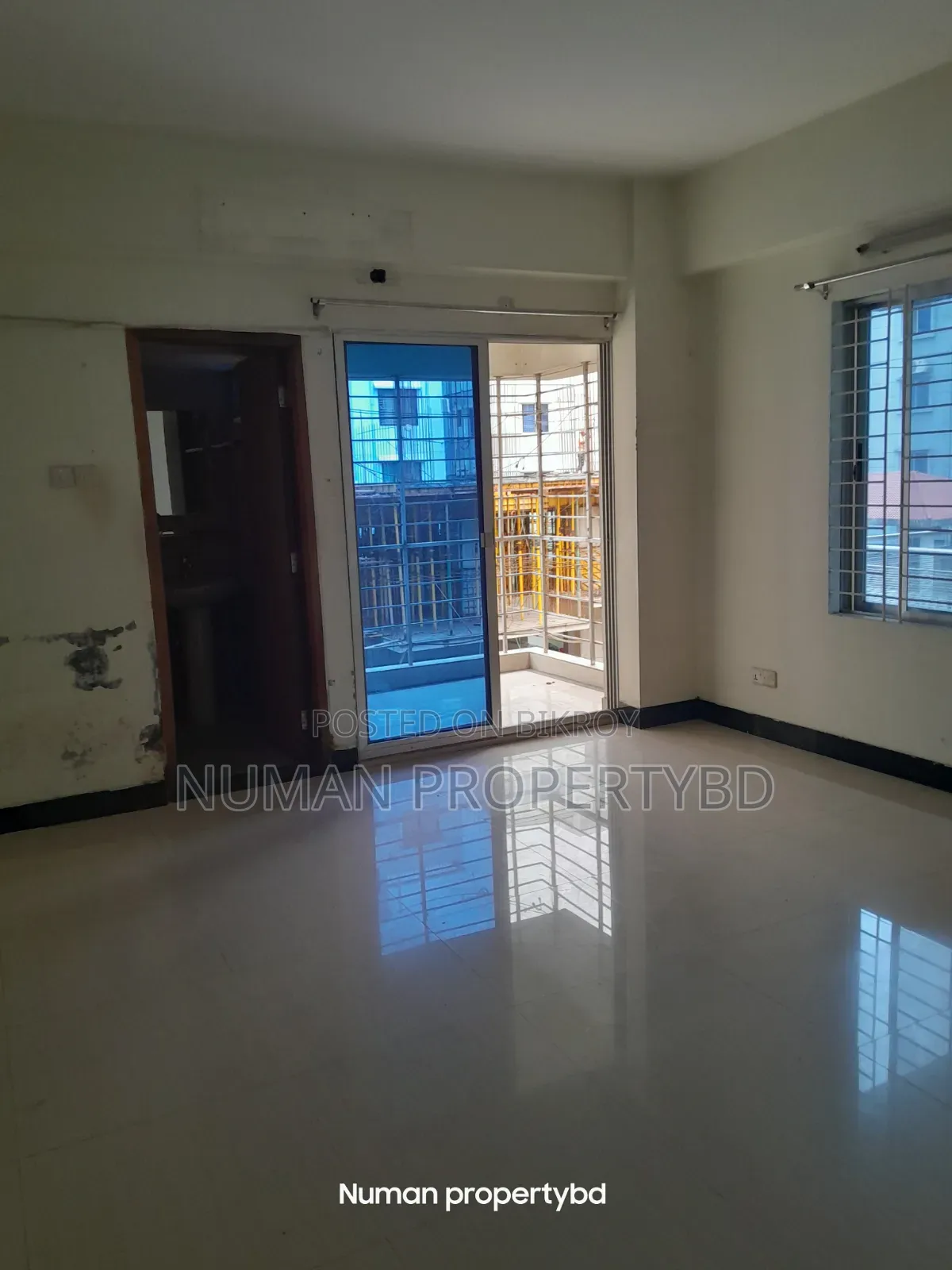 4-Bedroom Apartment in Numan Property Bd, Basundhara for Rent