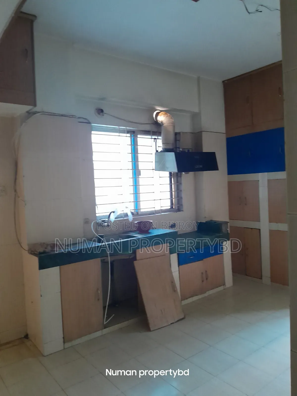 4-Bedroom Apartment in Numan Property Bd, Basundhara for Rent