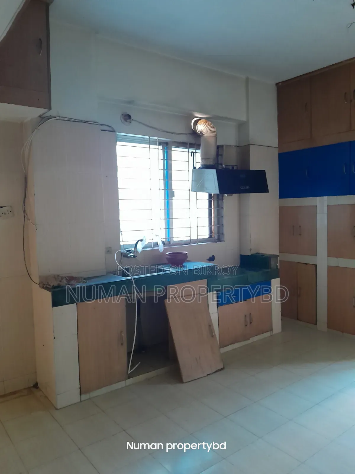 4-Bedroom Apartment in Numan Property Bd, Basundhara for Rent