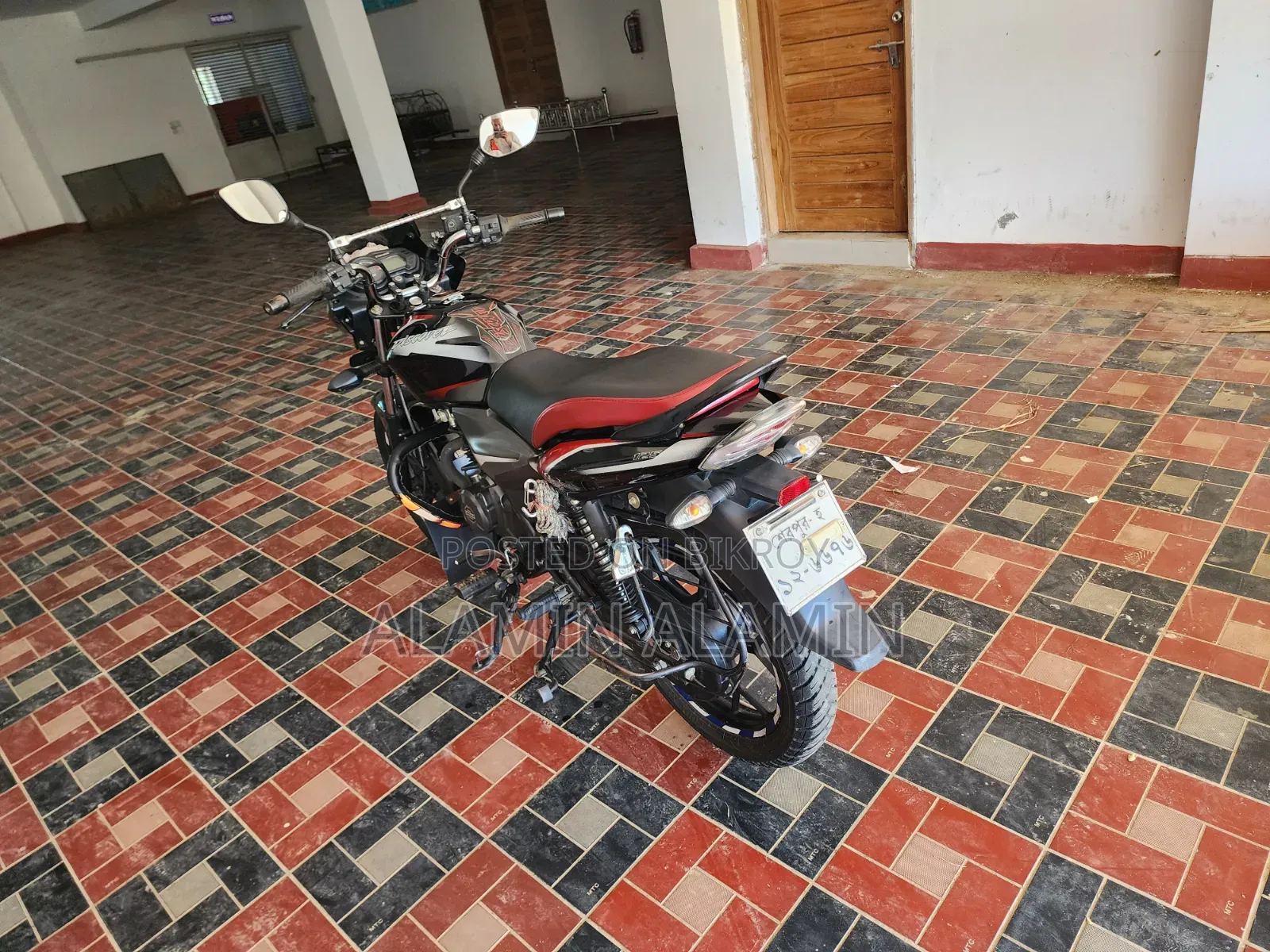 Bajaj Discover 125 2019 Black