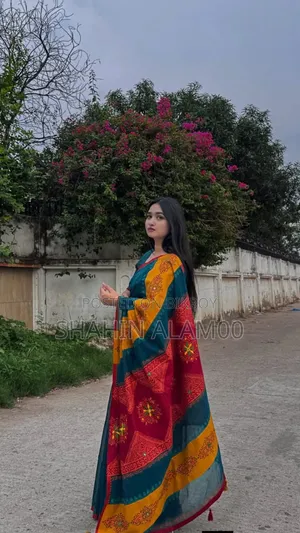হাফ সিল্ক বুটিকস শাড়ি ব্লাউজ পিস সহ
