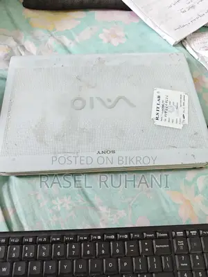 Laptop Sony VAIO VPC-Z12Z9E 4GB Intel Core I3 HDD 500GB