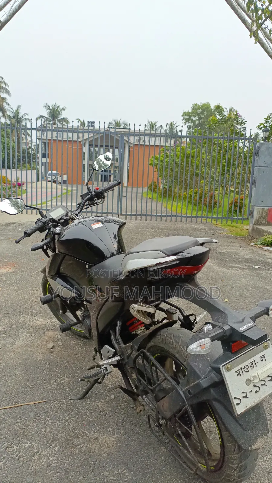 সুজুকি জিক্সার ২০২৫ ব্ল্যাক