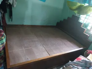 পুরাতন বক্স খাট