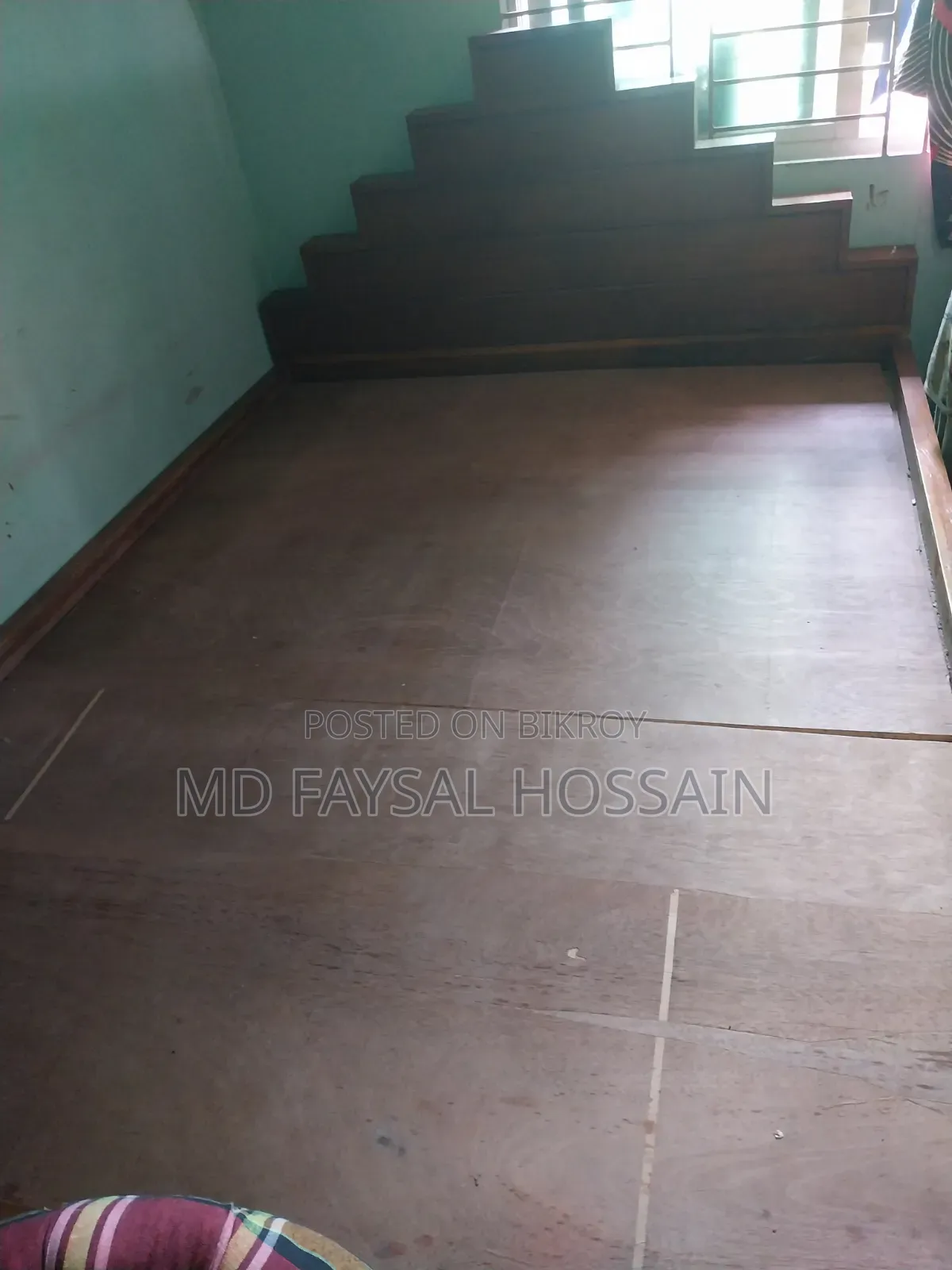পুরাতন বক্স খাট