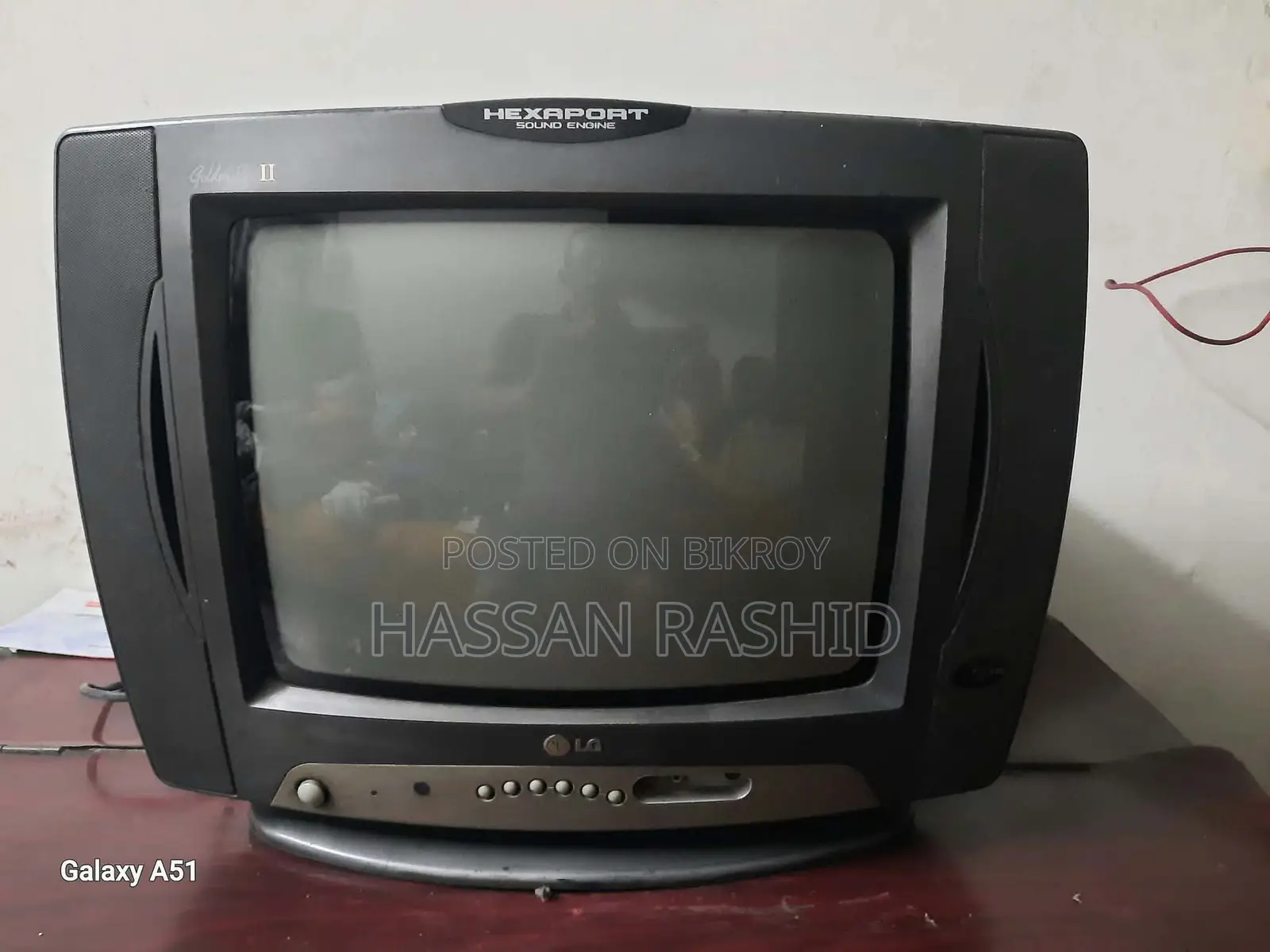 14-Inch LG Original Korean Hexapart Version CRT TV Vintage