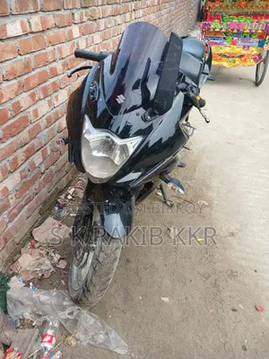 নতুন সুজুকি জিক্সার এসএফ ২০১৮ কালো