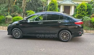 হোন্ডা গ্রেস ১.৫ হাইব্রিড এফডব্লিউডি ২০১৯ কালো