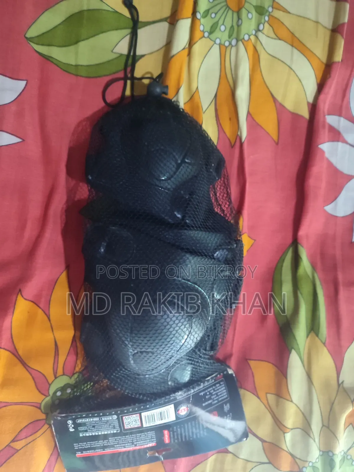হাতের ও কোনু এবং পায়ের গ্লাভস