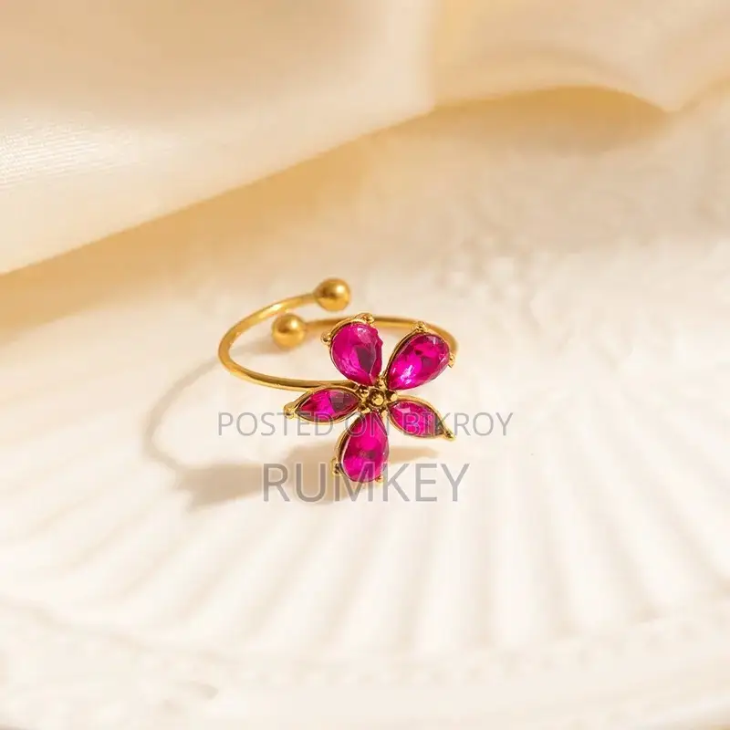Stainless Steel Jewellery Colour Guaranteed. Full Cash on Home Delivery.