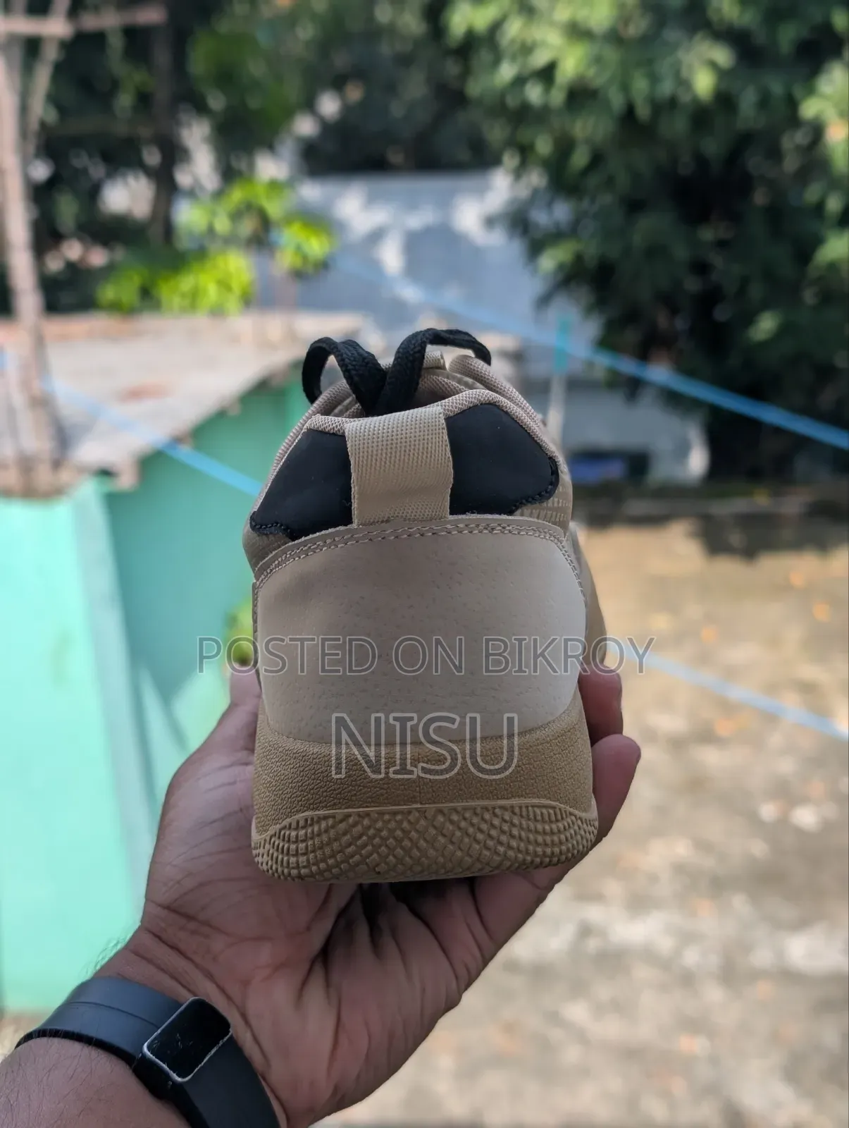 স্নিকার্স - ৪১