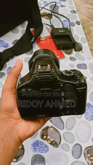 Canon 550D Full Set! (with Lens, 2 Batteries, Bag & Protector)