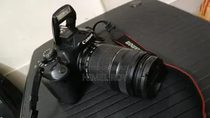 DSLR Camera Canon 700D