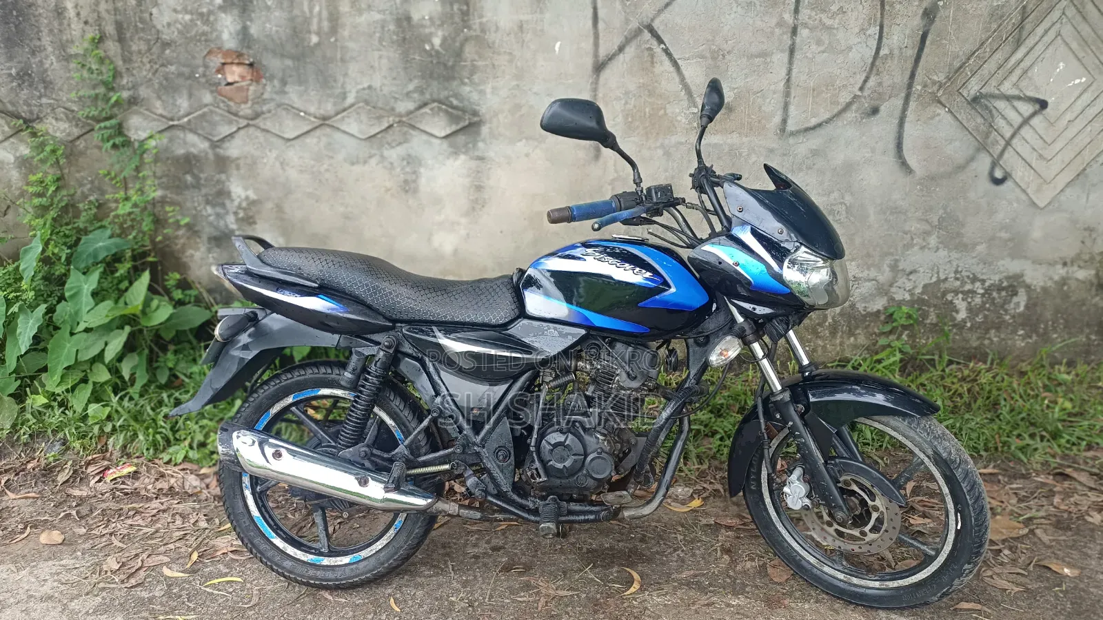 বাজাজ ডিসকভার ১২৫ ২০১৭ কালো