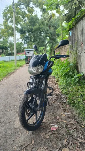 বাজাজ ডিসকভার ১২৫ ২০১৭ কালো