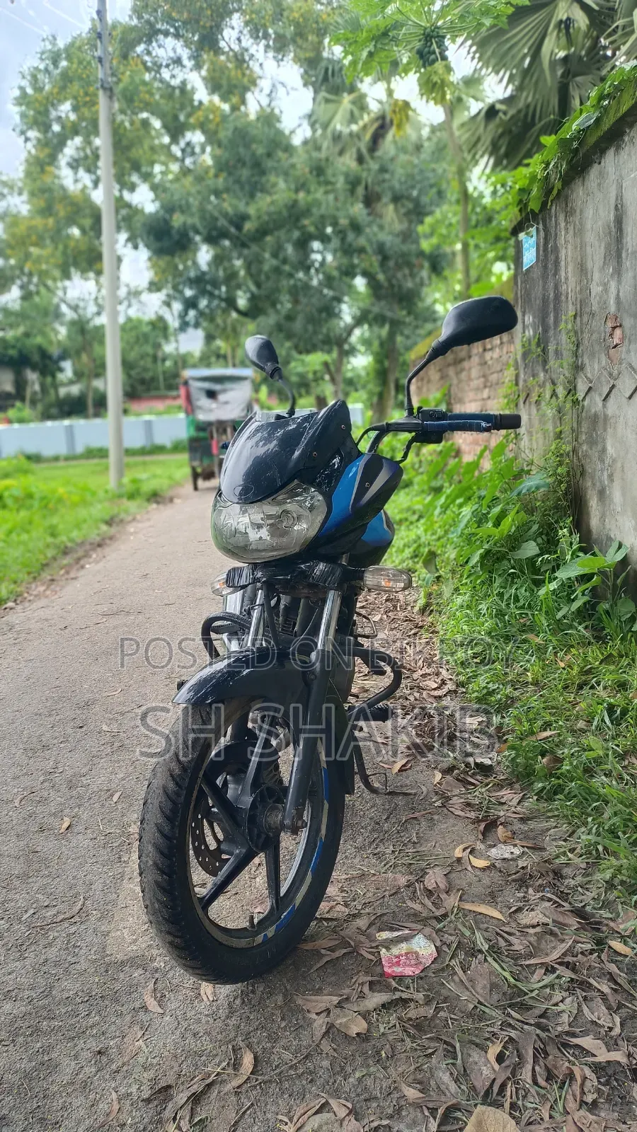 বাজাজ ডিসকভার ১২৫ ২০১৭ কালো