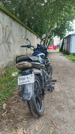 বাজাজ ডিসকভার ১২৫ ২০১৭ কালো