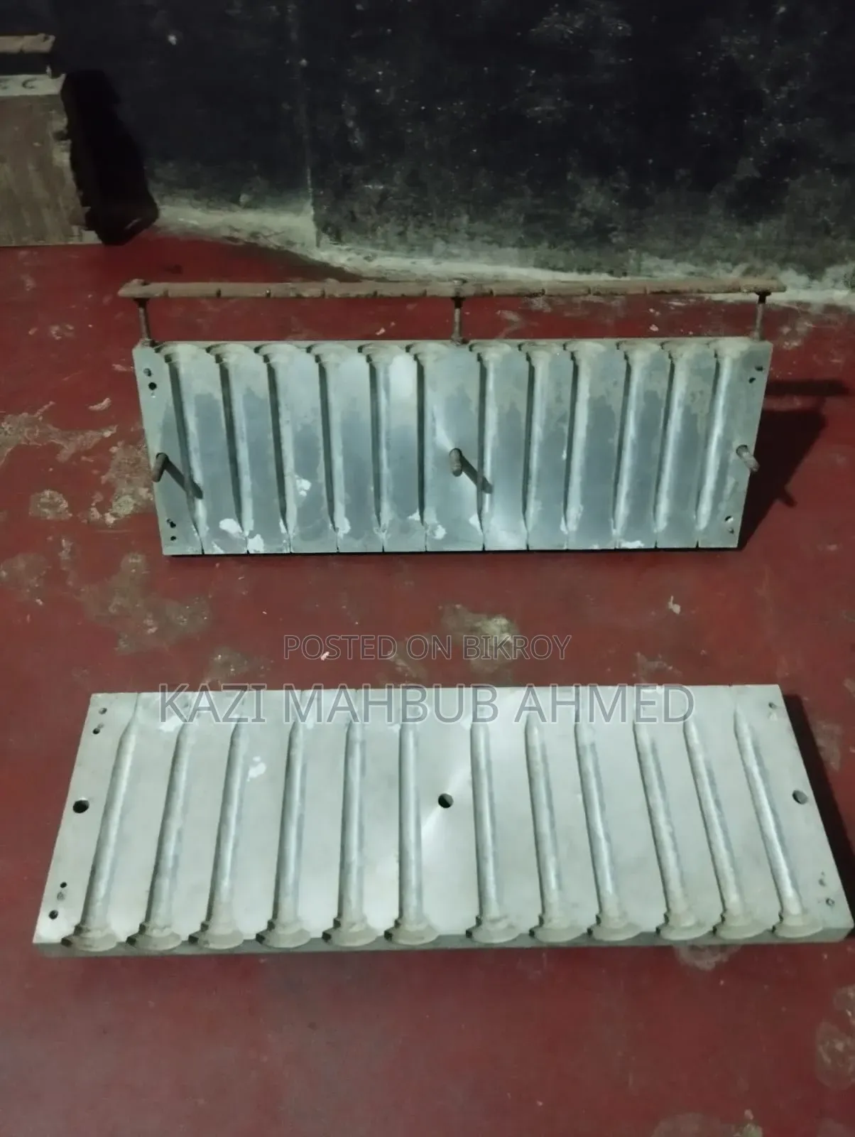মোমবাতি বানানোর ফর্মা দুই টা