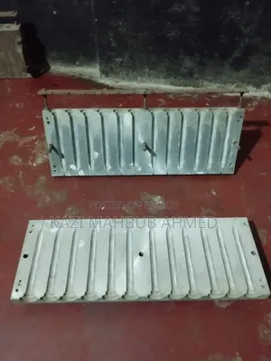মোমবাতি বানানোর ফর্মা দুই টা