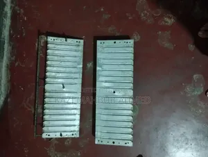 মোমবাতি বানানোর ফর্মা দুই টা