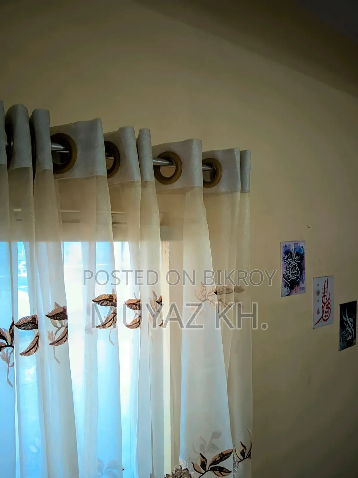 (প্রতি পিস ২০০০/-) ১০/১২ কুচির টিস্যু কাপড়ের ডাবল পার্ট পর্দা