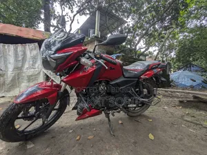 নতুন টিভিএস অ্যাপাচি আরটিআর ১৬০ ২ভি ২০১৬ লাল