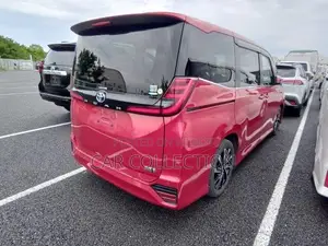 Toyota Noah 2022 Red