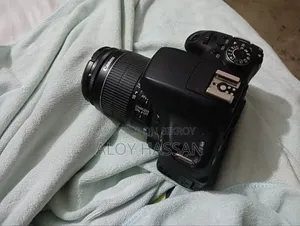 Canon 750D .
