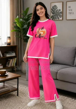 Ladies Half Sleeve T-Shirt Pant Set