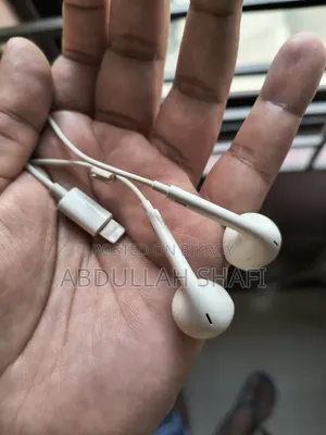 Apple Lightning Wired Earpods (Original)