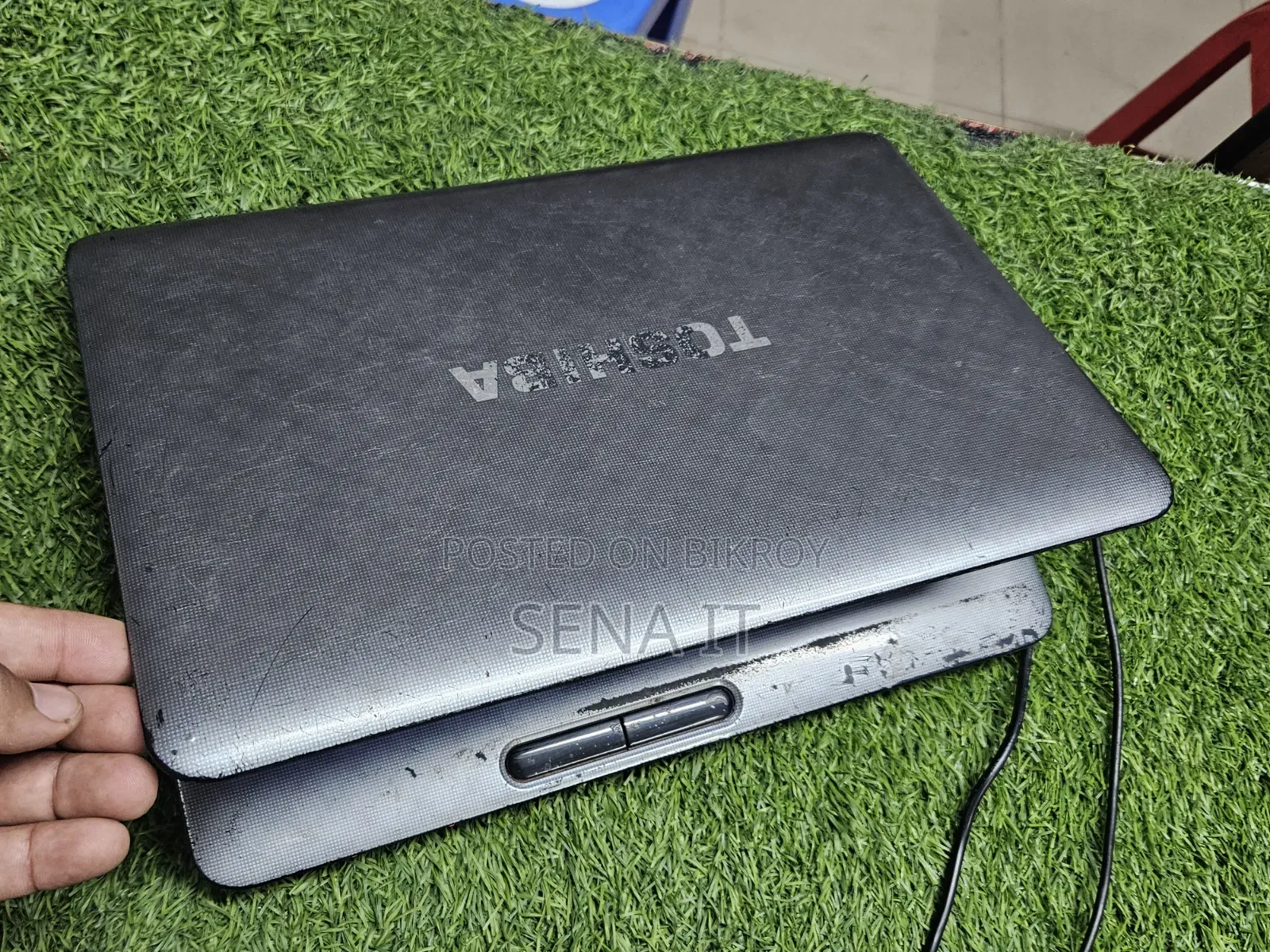 Laptop Toshiba 4GB Intel Core 3 HDD 750GB