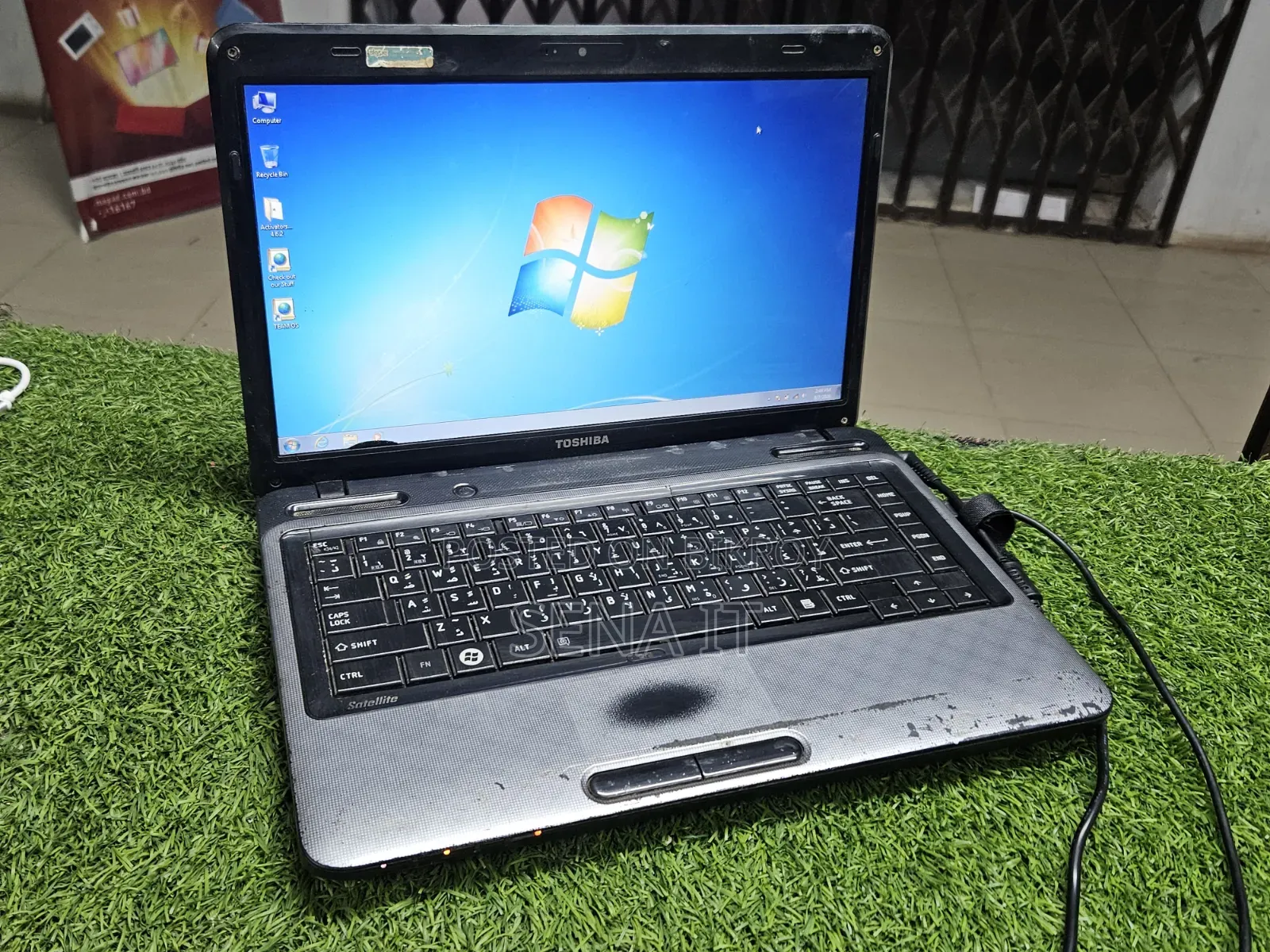 Laptop Toshiba 4GB Intel Core 3 HDD 750GB