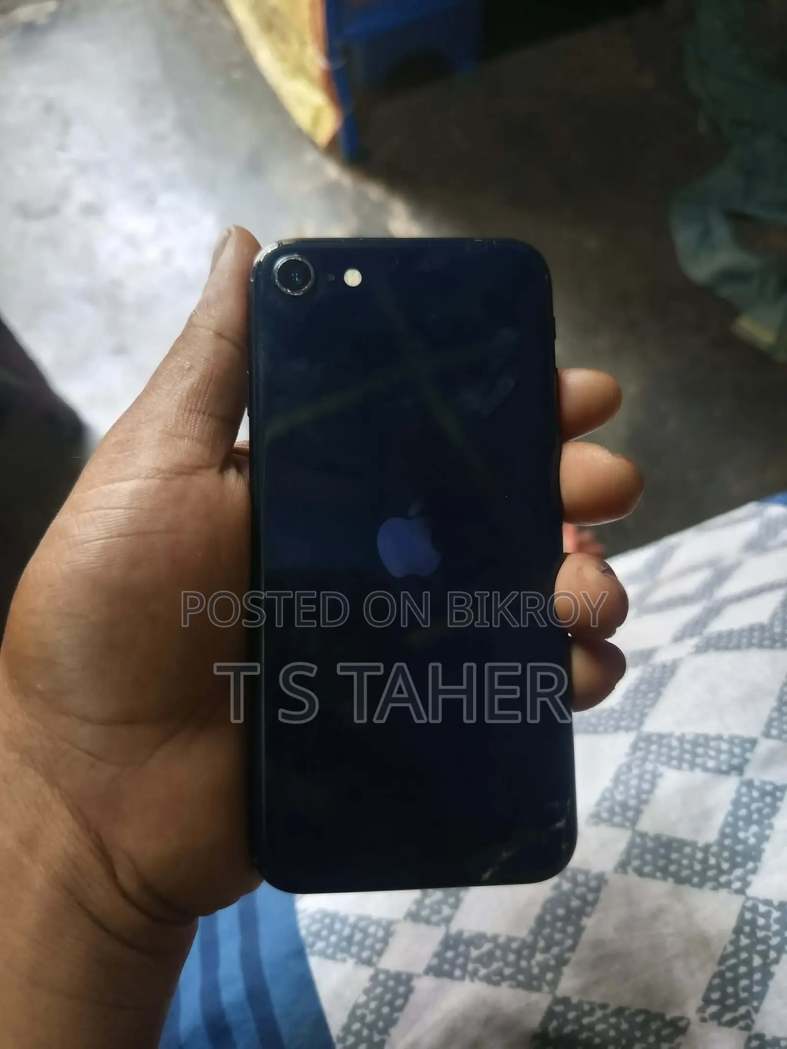 অ্যাপল আইফোন এসই (২০২০) ১২৮ জিবি