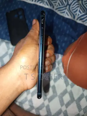 অ্যাপল আইফোন এসই (২০২০) ১২৮ জিবি