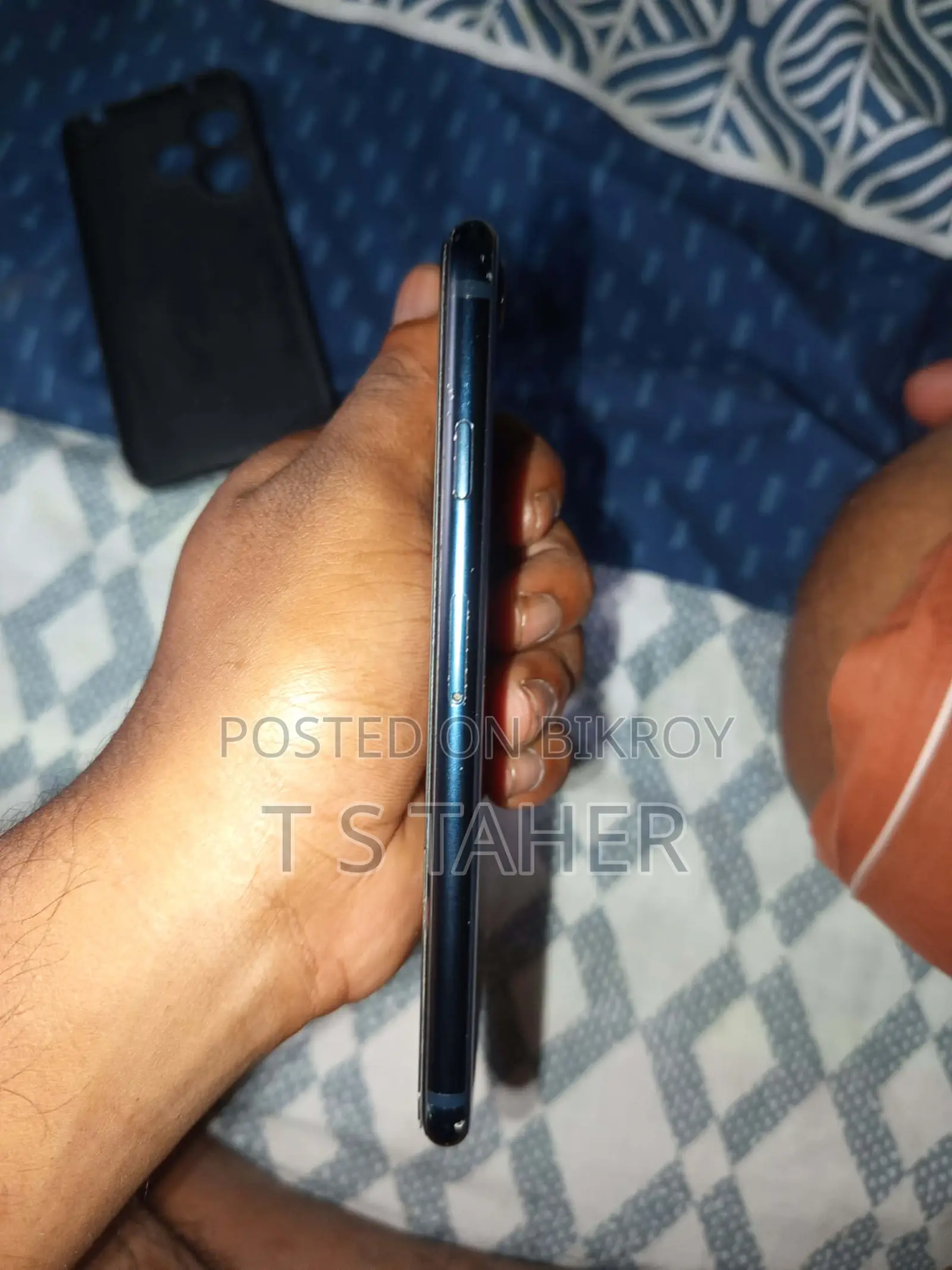 অ্যাপল আইফোন এসই (২০২০) ১২৮ জিবি
