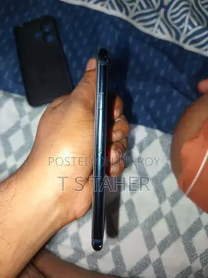 অ্যাপল আইফোন এসই (২০২০) ১২৮ জিবি