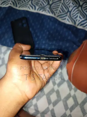 অ্যাপল আইফোন এসই (২০২০) ১২৮ জিবি