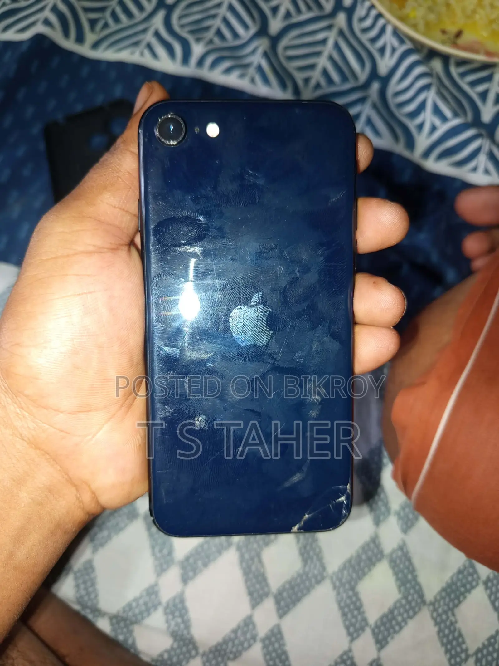 অ্যাপল আইফোন এসই (২০২০) ১২৮ জিবি