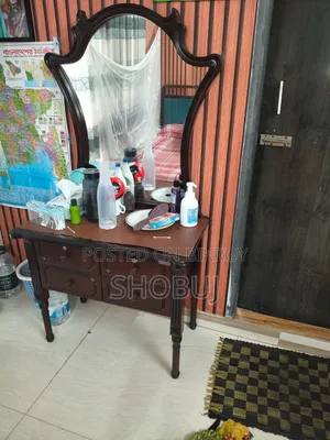 A new mahogany wood dressing table