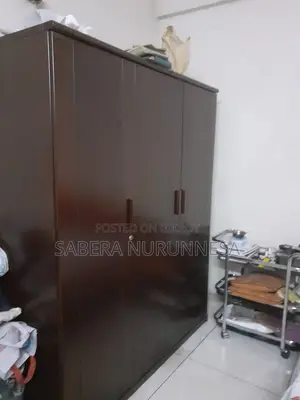 খাট এবং আলমারি বিক্রয়ের জন্য