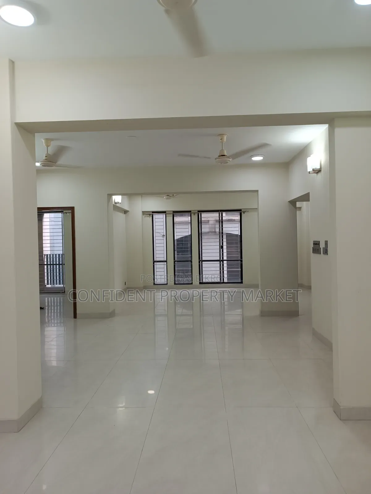 বারিধারায় ৩ বেডরুমের অ্যাপার্টমেন্ট ভাড়ার জন্য
