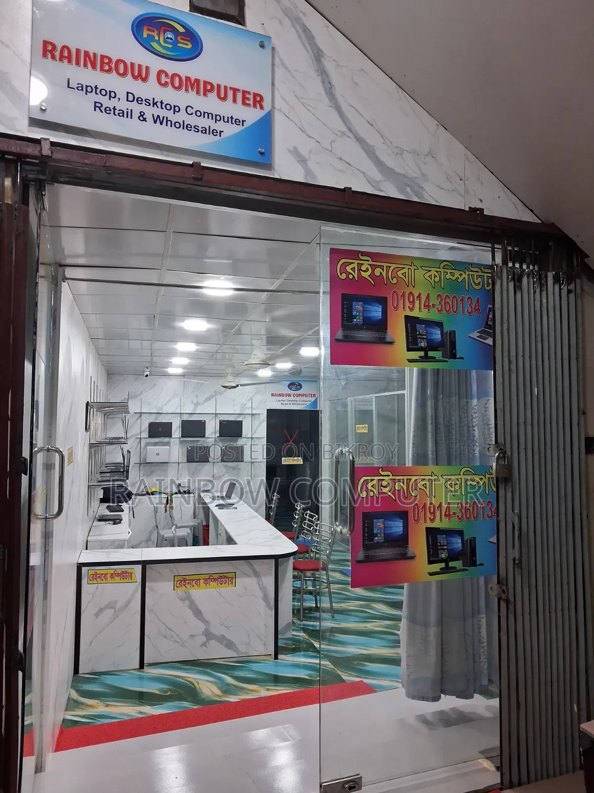 Content Creator Need for Laptop Showroom
